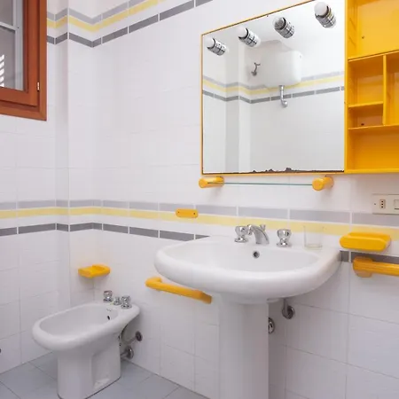 N57 - Numana, Con Giardino A 200mt Dal Mare *