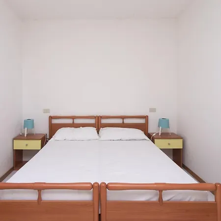 N57 - Numana, Con Giardino A 200mt Dal Mare